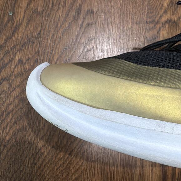 Nike Air Max Axis AA2146-011 Black Metallic Gold Men’s Size 11 Running Shoes - Picture 7 of 13